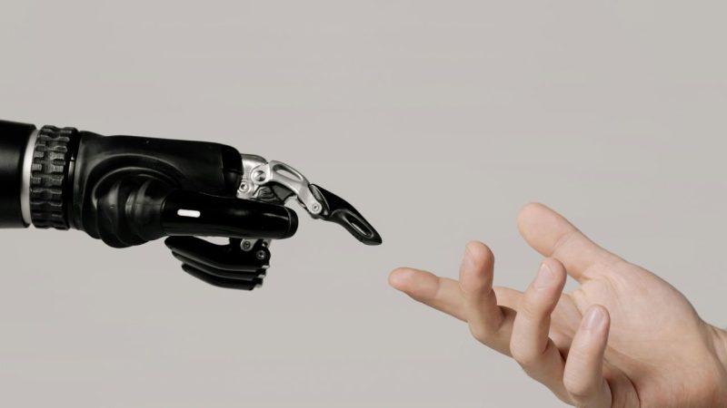 Era AI membuka peluang karier baru. Forward-deployed engineer kini disebut sebagai salah satu profesi paling aman dan paling dicari di industri teknologi global. (Sumber: Pexels/cottonbro studio)