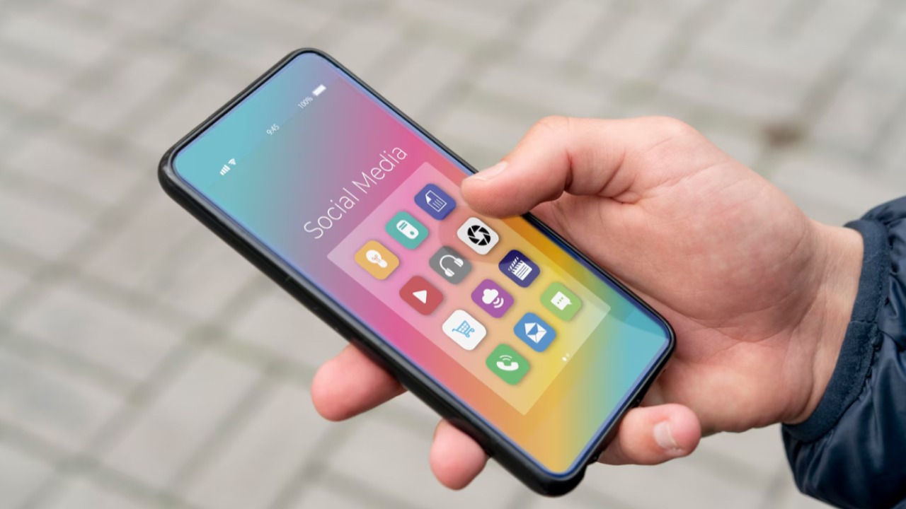 Ilustrasi cara mengatasi HP Android lemot. (Sumber: Freepik)