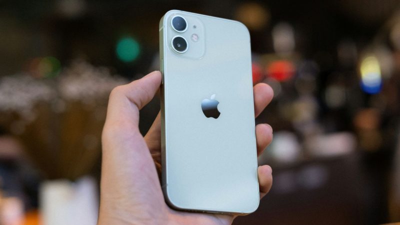 iOS 26.5 sudah tersedia untuk perangkat iPhone. Berikut fitur yang dihadirkan. (Sumber: Unsplash/Thai Nguyen)