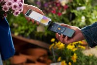 Cara mengaktifkan NFC di iPhone ternyata sangat mudah. Fitur ini dapat digunakan untuk Apple Pay, membaca tag NFC, hingga mengakses kunci digital dengan cepat dan aman. (Sumber: X/macrumors)