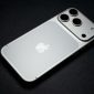 Deretan iPhone garansi resmi Apple dipajang di gerai iBox. Menjelang akhir Juni 2026, harga mayoritas model iPhone di Indonesia terpantau masih stabil. (Sumber: Pexels/jiale MA)