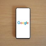 Ilustrasi Google di Hp.