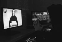 Ilustrasi. Sejumlah akun Instagram dilaporkan diretas setelah hacker diduga memanfaatkan celah pada chatbot AI Meta untuk mengubah email dan mereset kata sandi korban. (Sumber: Pexels/Tima Miroshnichenko)