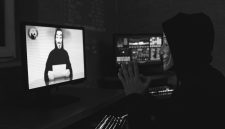 Ilustrasi. Sejumlah akun Instagram dilaporkan diretas setelah hacker diduga memanfaatkan celah pada chatbot AI Meta untuk mengubah email dan mereset kata sandi korban. (Sumber: Pexels/Tima Miroshnichenko)