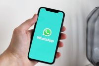 WhatsApp tengah mengembangkan fitur View-Once Text Messages di iPhone yang memungkinkan pesan teks hanya dibaca satu kali sebelum otomatis menghilang demi meningkatkan privasi pengguna. (Sumber: Pexels/Anton)