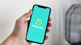 WhatsApp tengah mengembangkan fitur View-Once Text Messages di iPhone yang memungkinkan pesan teks hanya dibaca satu kali sebelum otomatis menghilang demi meningkatkan privasi pengguna. (Sumber: Pexels/Anton)