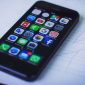 Pengguna iPhone dapat mencoba beberapa langkah sederhana seperti restart perangkat atau reset jaringan untuk mengatasi gangguan koneksi WiFi. (Sumber: Pexels/freestocks.org)