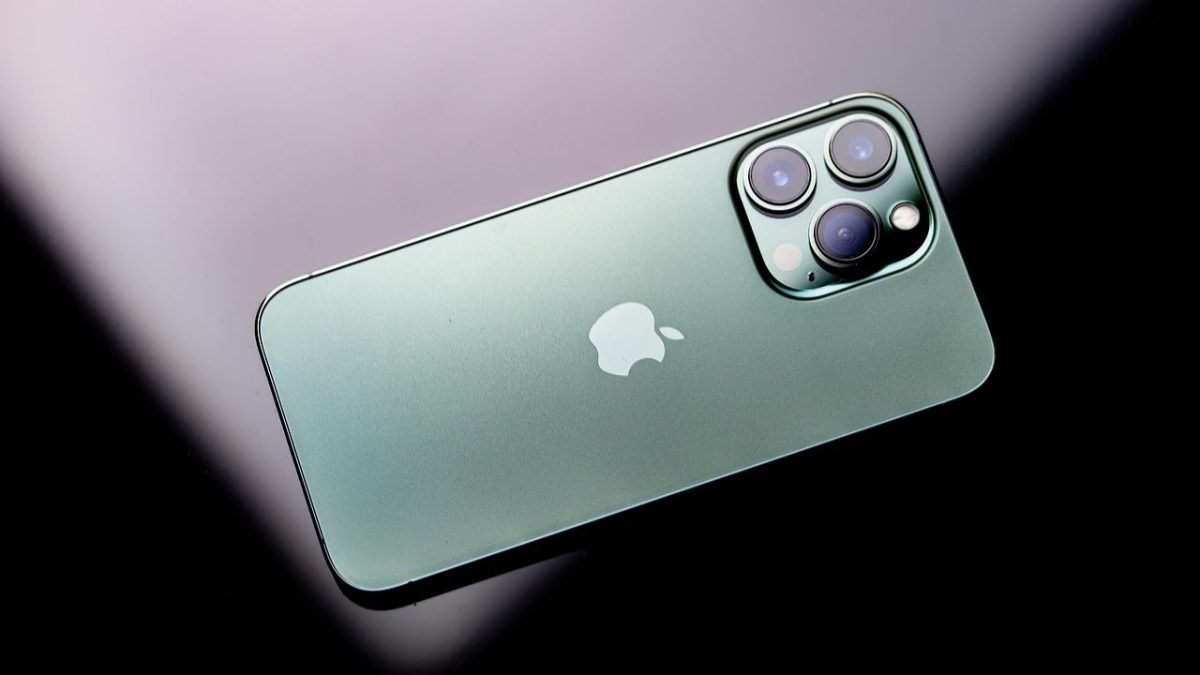 Ukuran dan menyebabkan ruang penyimpanan cepat penuh.
Bug pada iOS diduga membuat folder System Data menggunakan puluhan hingga ratusan gigabyte ruang penyimpanan tanpa penyebab yang jelas. (Sumber: Pixabay/Photoshoot4You)