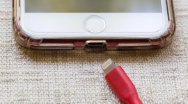 iPhone dapat mati mendadak meski baterai belum habis akibat penurunan kesehatan baterai atau kesalahan pembacaan persentase daya. (Sumber: Pixabay/mhoppsy) 
