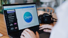 Aplikasi Canva yang error dan tidak bisa dibuka seringkali terjadi hingga dapat menghambat kegiatan pengguna. (Sumber: Pexels/Ahmed) 